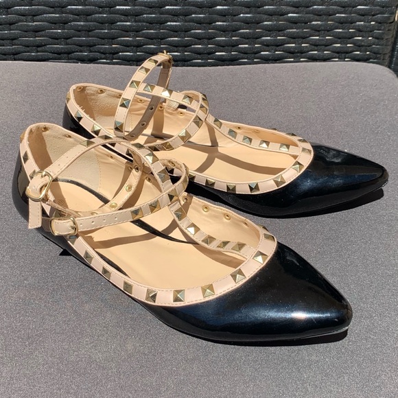 Wild Diva Shoes - Wild Diva Strappy Studded Lounge Flats Size 10 EUC